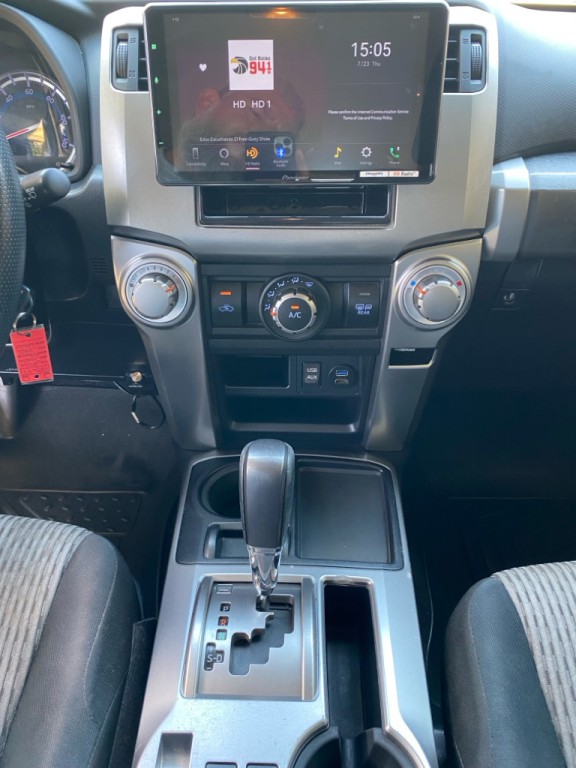 2016 Toyota 4Runner Image 17