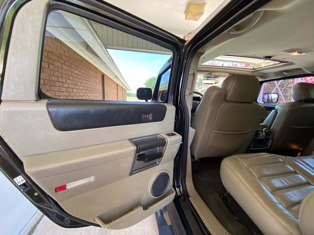2003 HUMMER H2 Image 10