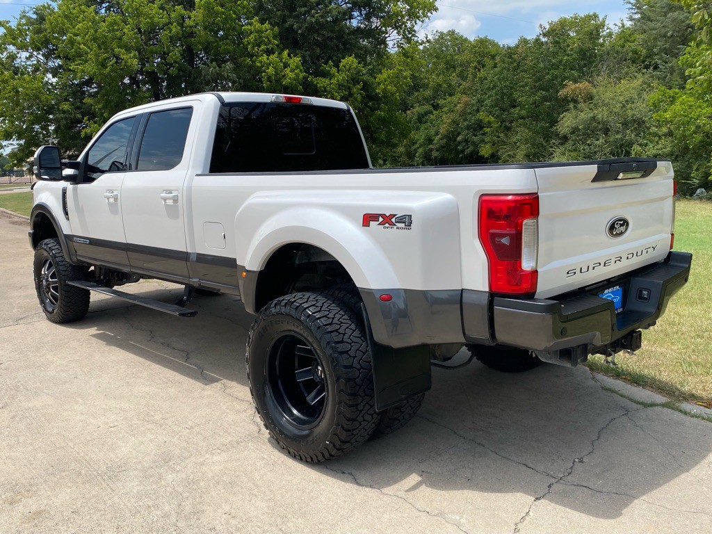 2017 Ford F-350 Image 4