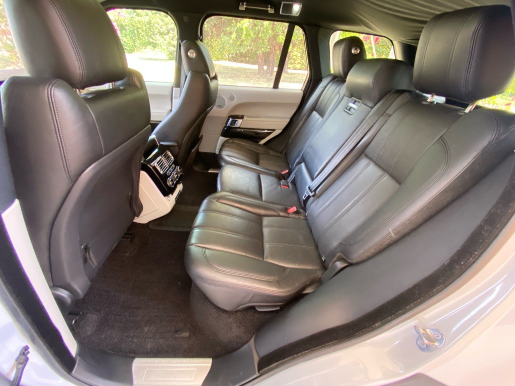 2016 Land Rover Range Rover Image 11