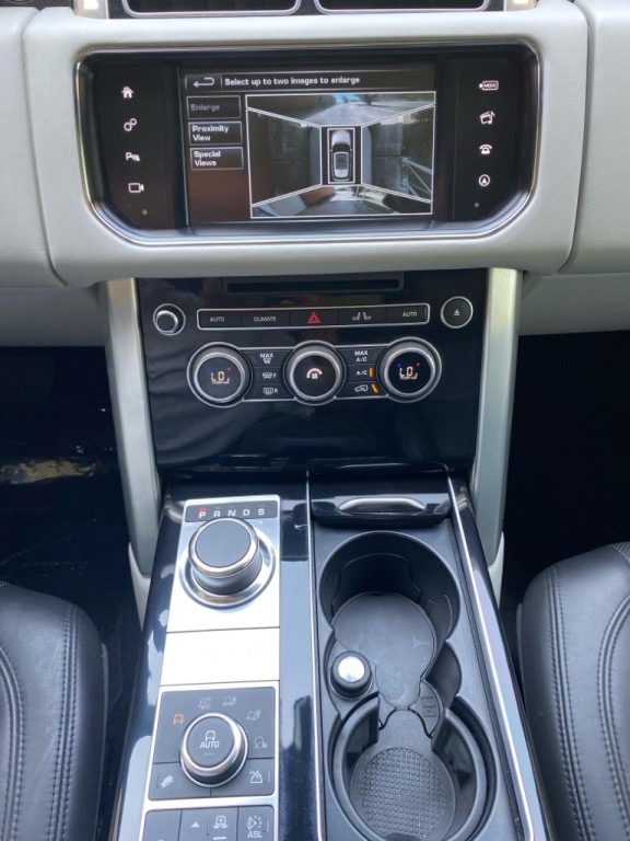 2016 Land Rover Range Rover Image 18