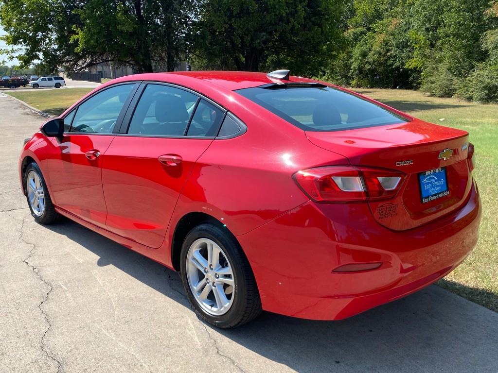 2018 Chevrolet Cruze Image 4