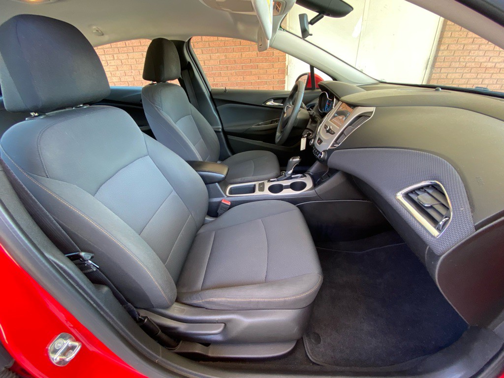 2018 Chevrolet Cruze Image 13