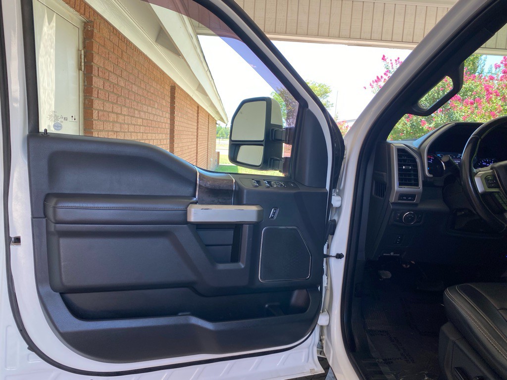 2022 Ford F-350 Image 8