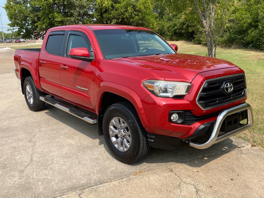 2016 Toyota Tacoma Image 1