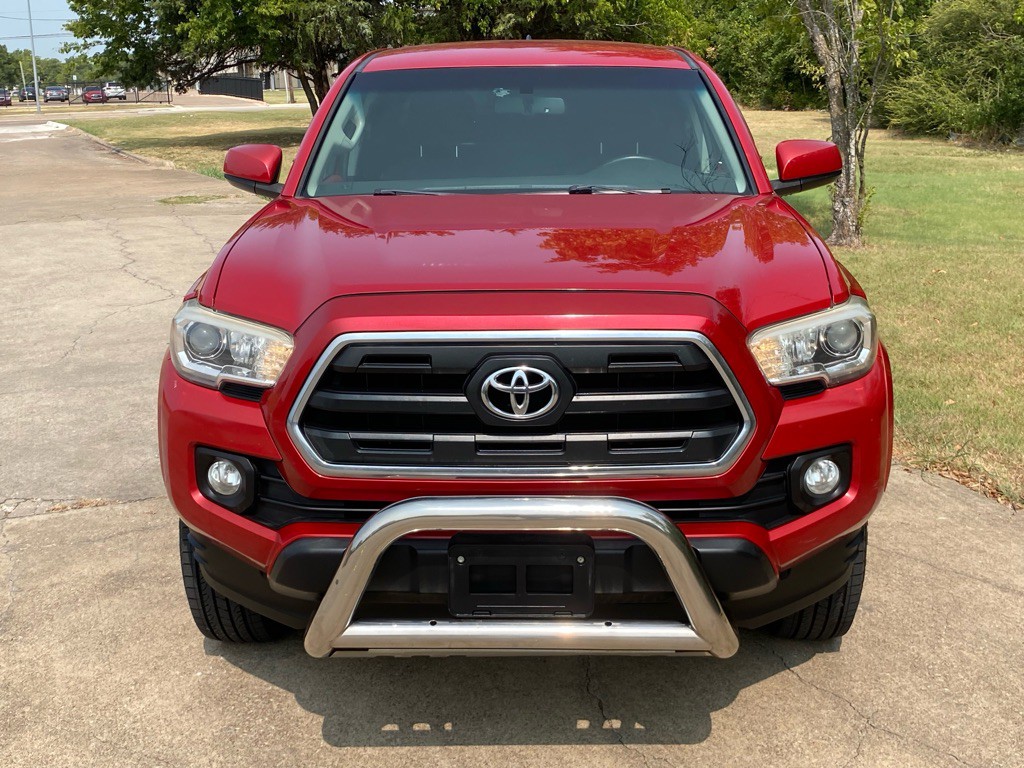 2016 Toyota Tacoma Image 2