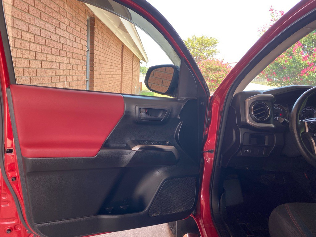 2016 Toyota Tacoma Image 8