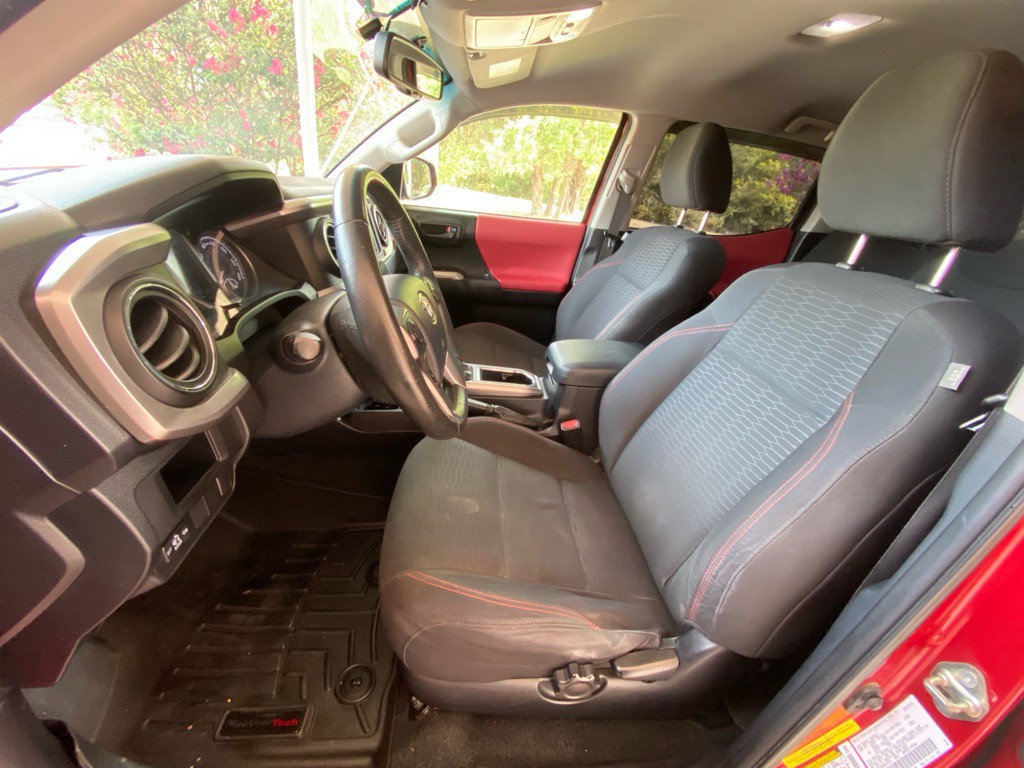 2016 Toyota Tacoma Image 9