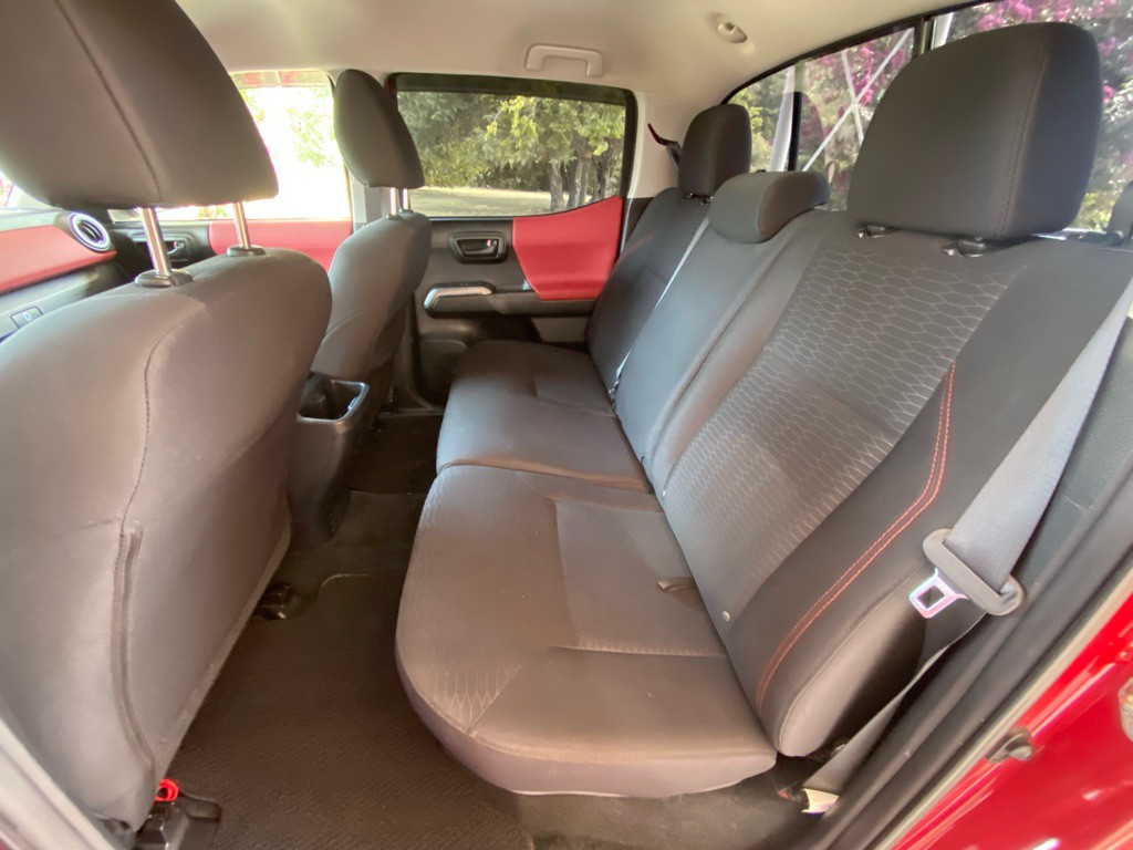 2016 Toyota Tacoma Image 11