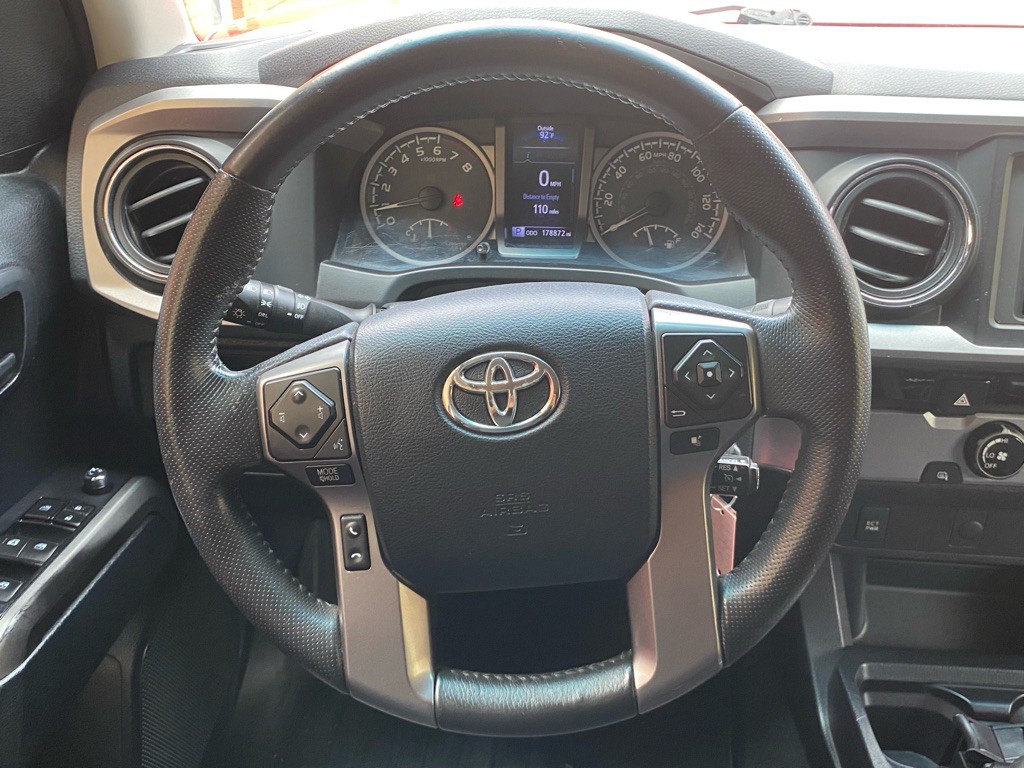 2016 Toyota Tacoma Image 16