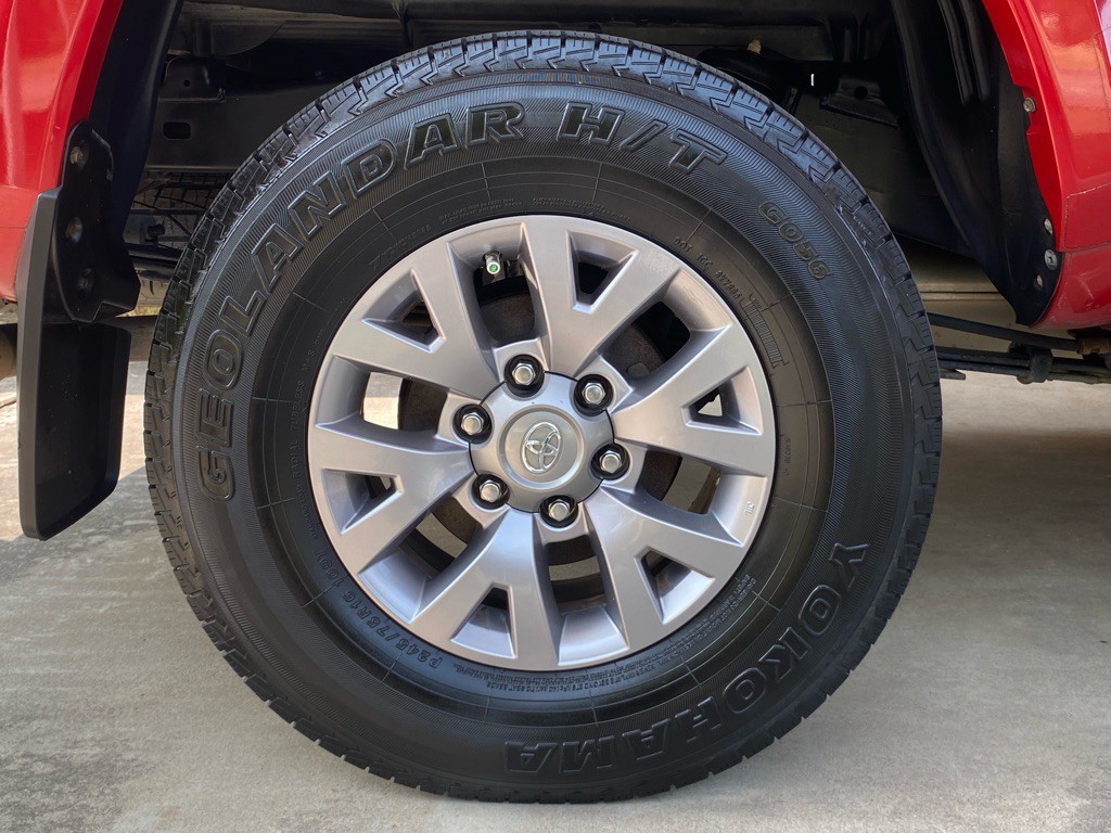2016 Toyota Tacoma Image 18