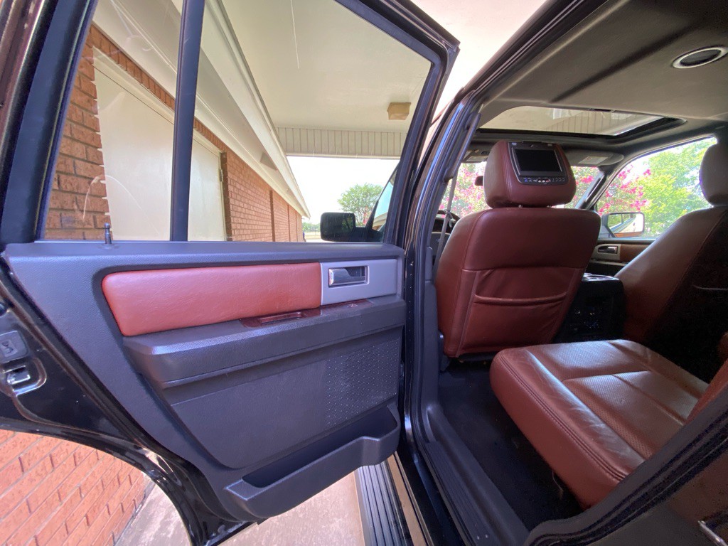 2011 Ford Expedition Image 9