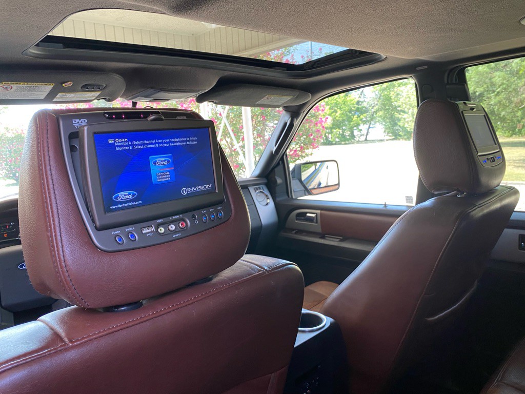2011 Ford Expedition Image 10