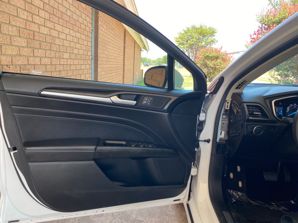 2020 Ford Fusion Image 8
