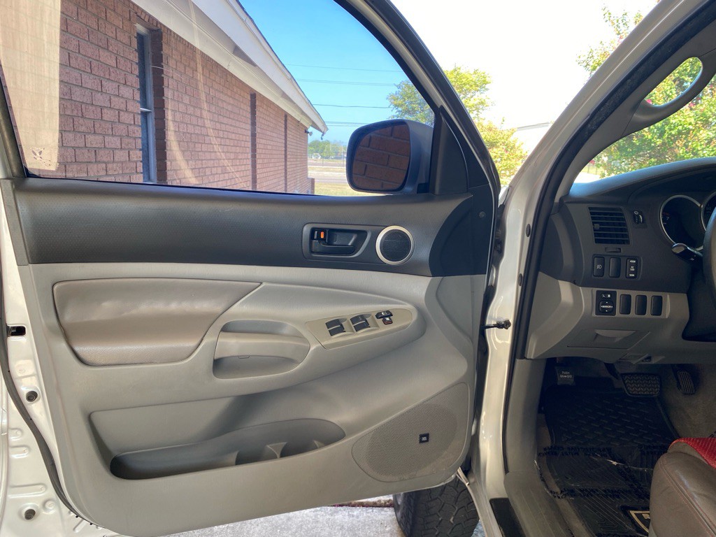 2006 Toyota Tacoma Image 8