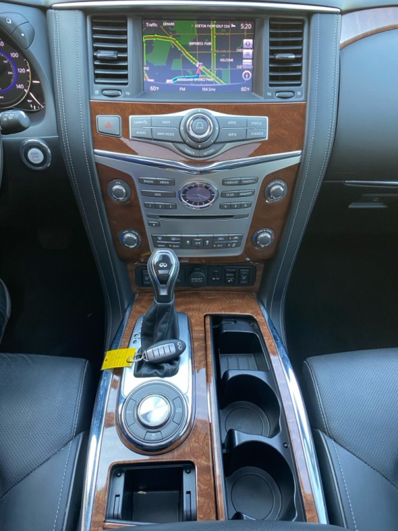 2018 INFINITI QX80 Image 17