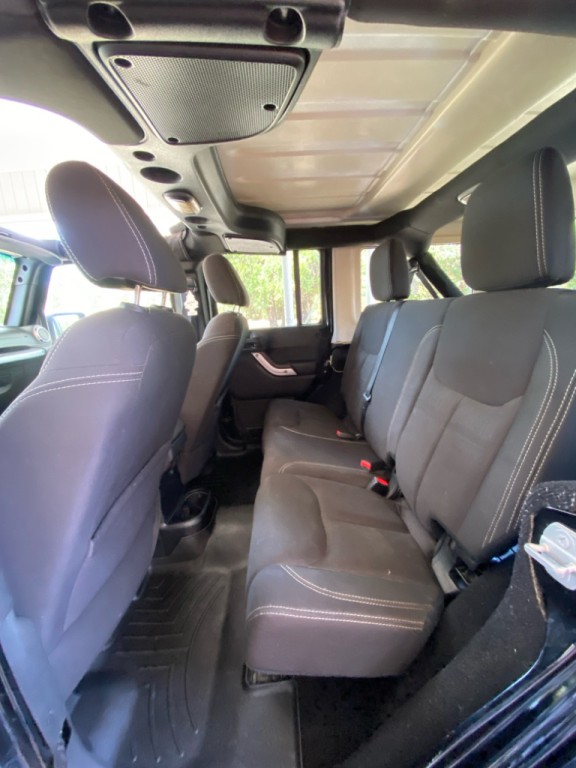 2015 Jeep Wrangler Image 12