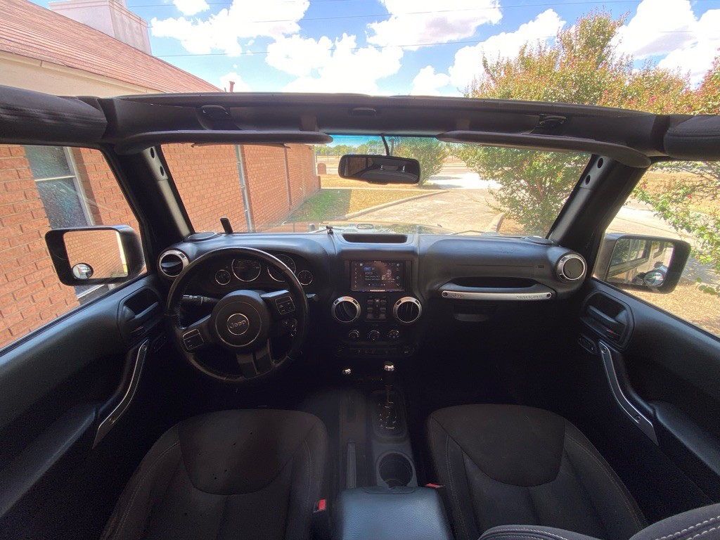 2015 Jeep Wrangler Image 16