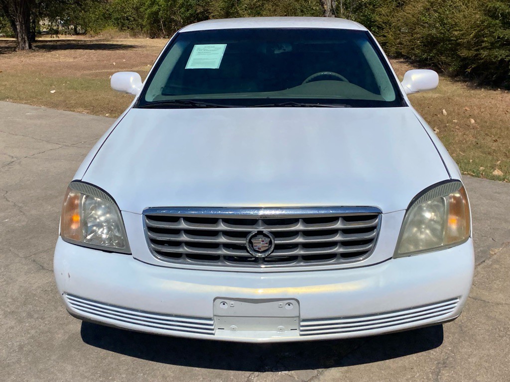 2004 Cadillac DeVille Image 2