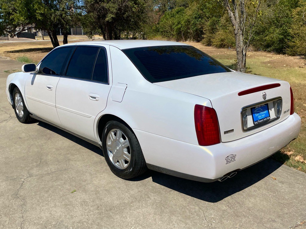 2004 Cadillac DeVille Image 6