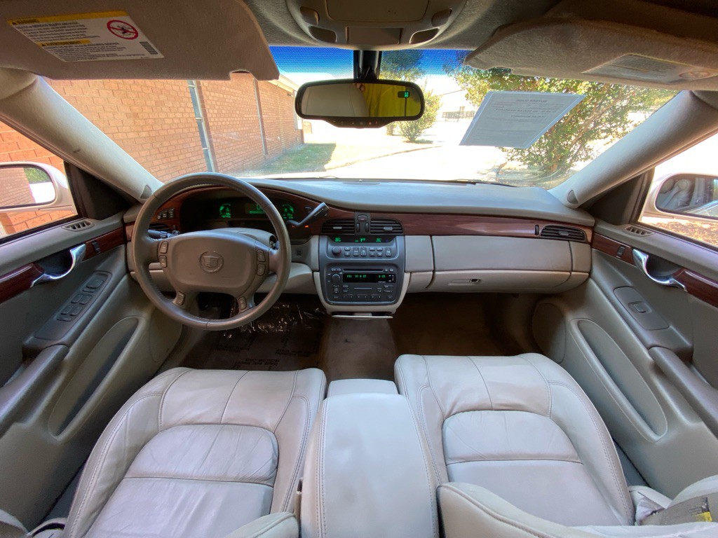 2004 Cadillac DeVille Image 15