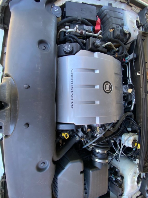 2004 Cadillac DeVille Image 18