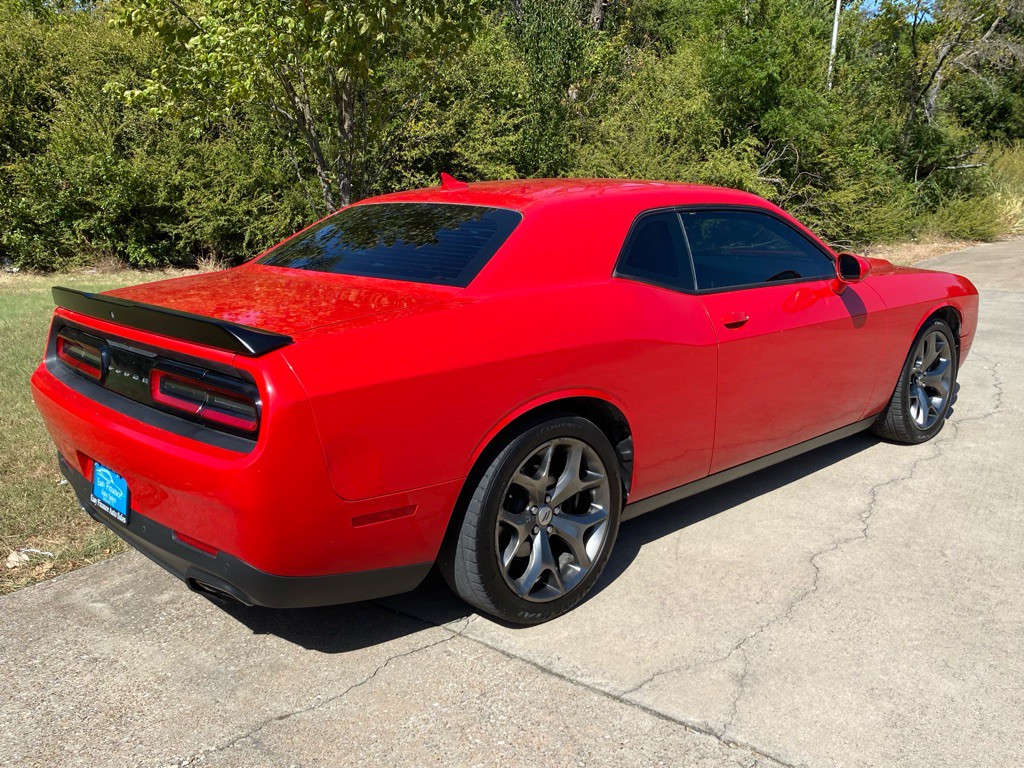 2017 Dodge Challenger Image 6