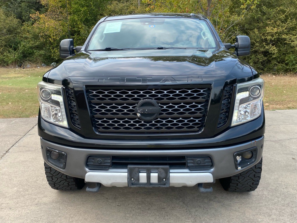 2017 Nissan Titan Image 2