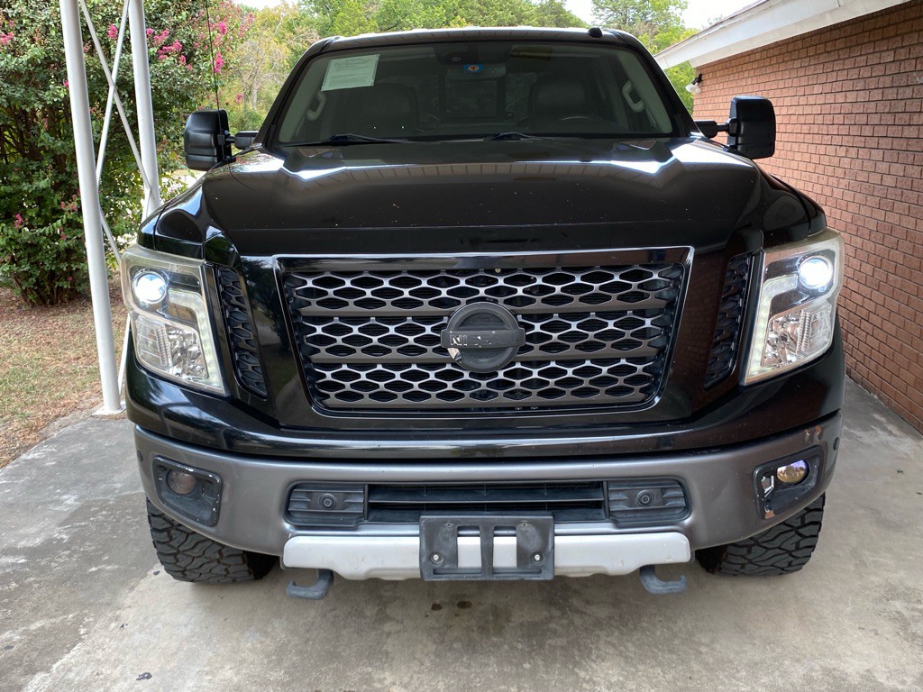 2017 Nissan Titan Image 7