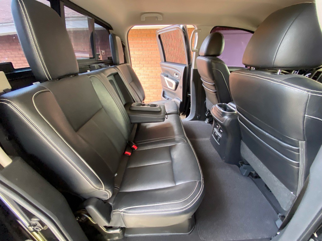 2017 Nissan Titan Image 13