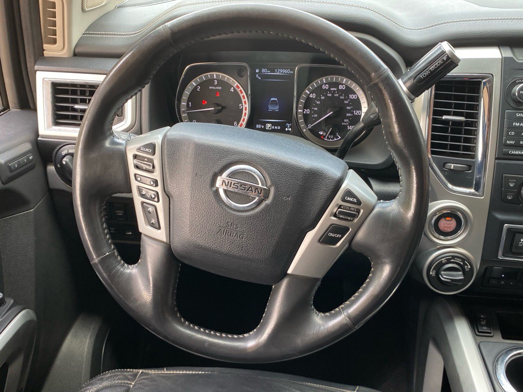 2017 Nissan Titan Image 16