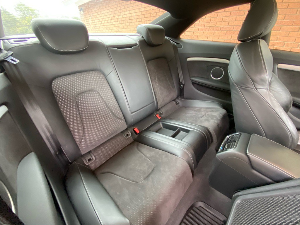 2010 Audi A5 Image 12