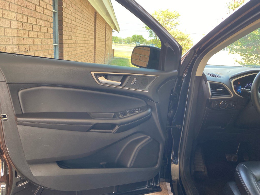2021 Ford Edge Image 8