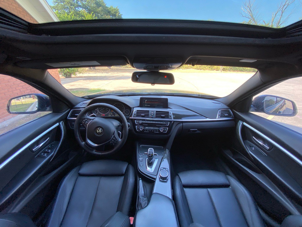 2017 BMW 3 Series Image 13