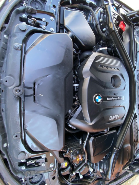 2017 BMW 3 Series Image 17
