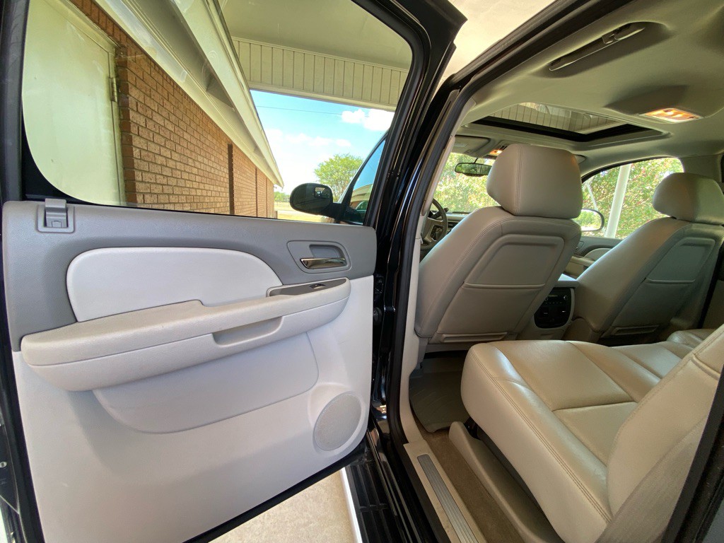 2013 Chevrolet Avalanche Image 10