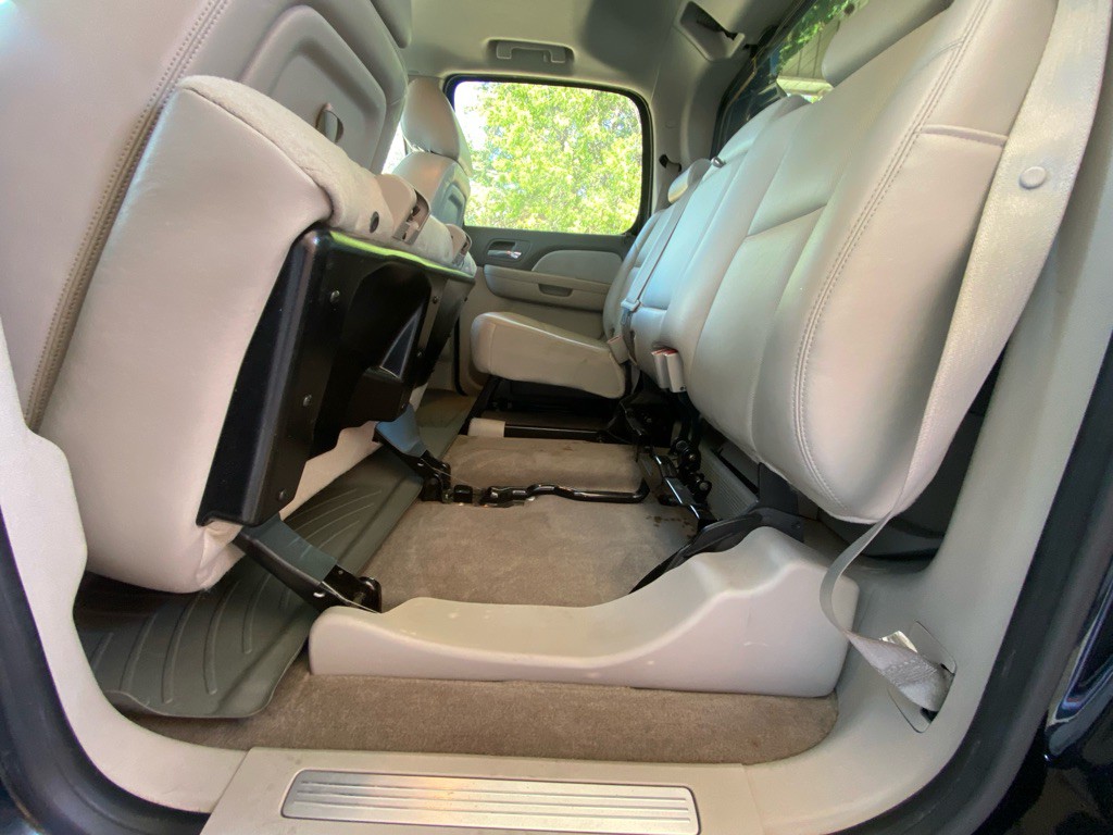 2013 Chevrolet Avalanche Image 12