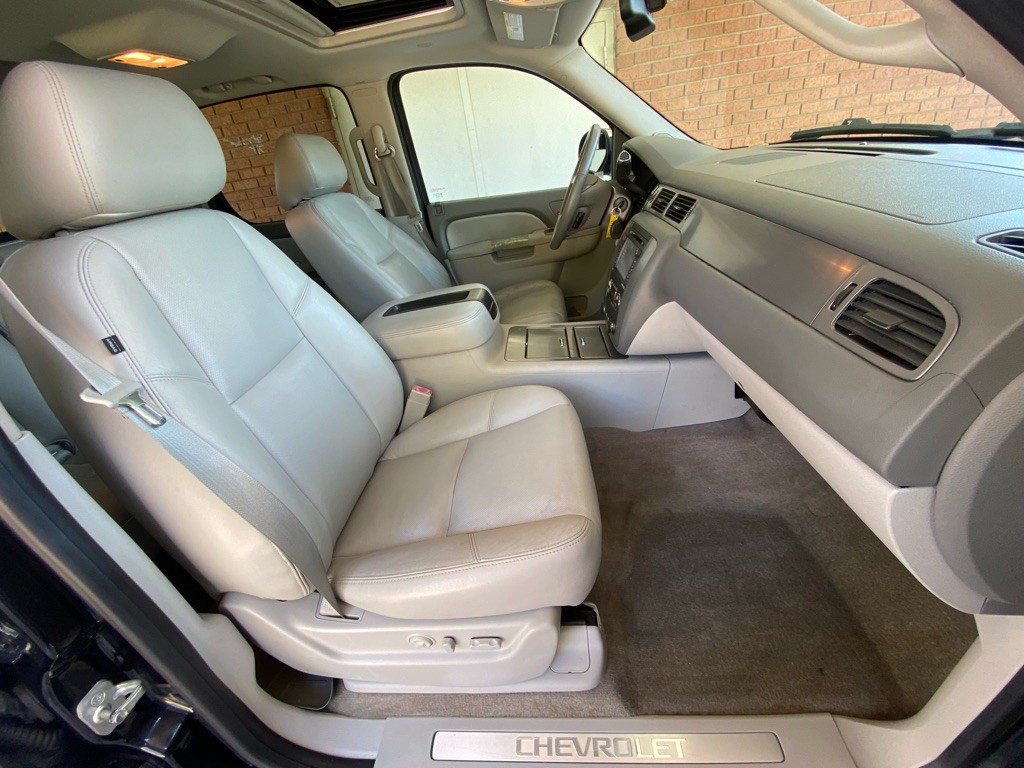 2013 Chevrolet Avalanche Image 15