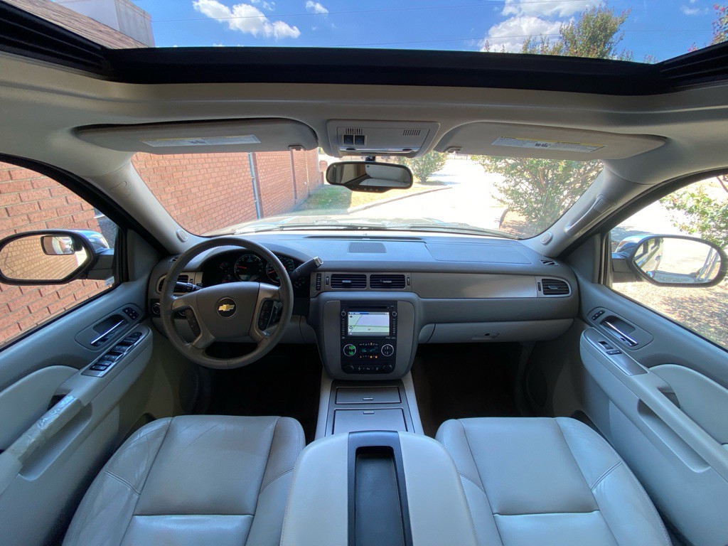 2013 Chevrolet Avalanche Image 16