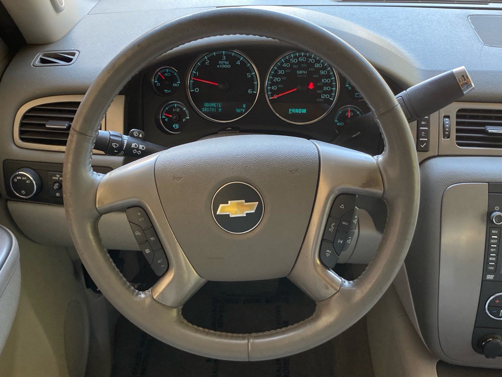 2013 Chevrolet Avalanche Image 18