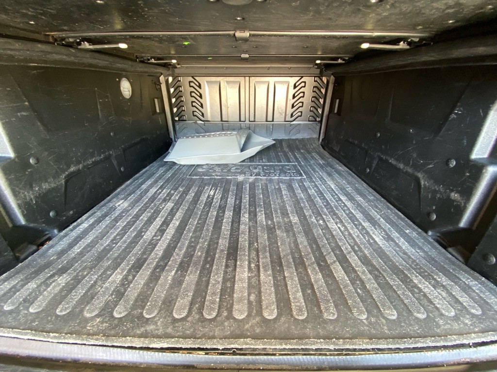 2013 Chevrolet Avalanche Image 24