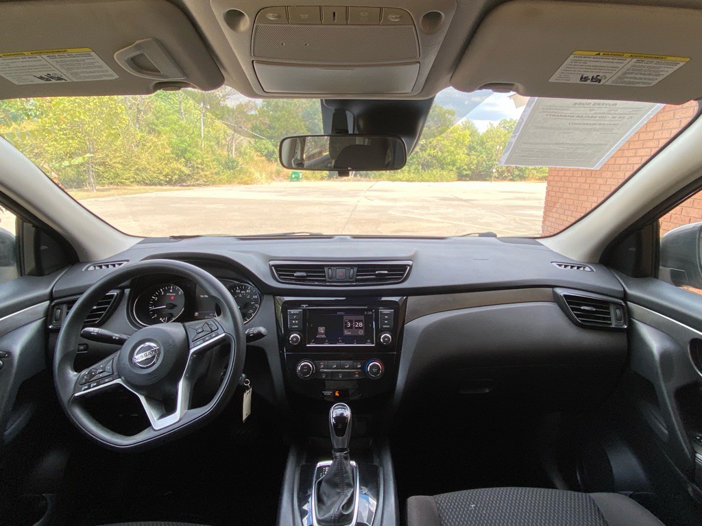 2020 Nissan Rogue Image 15
