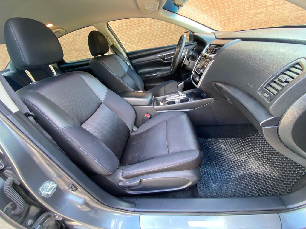 2018 Nissan Altima Image 12