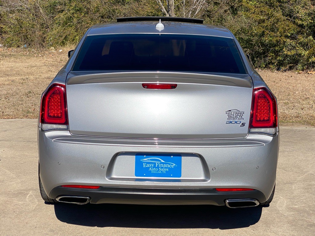 2018 Chrysler 300 Image 5