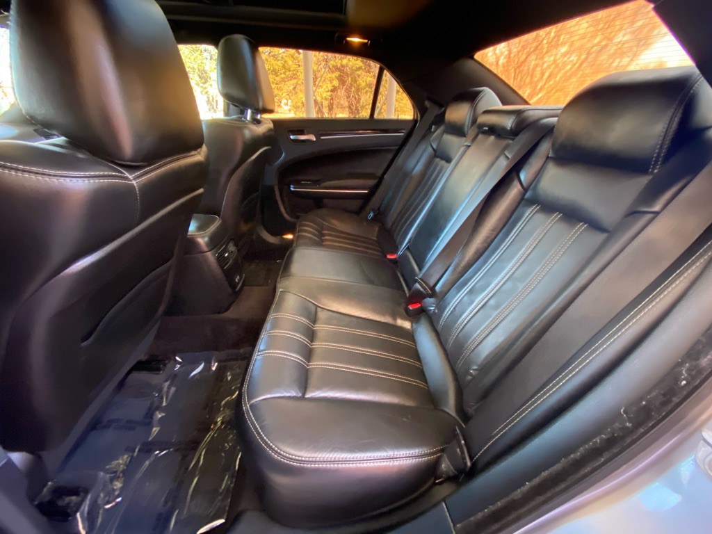 2018 Chrysler 300 Image 10