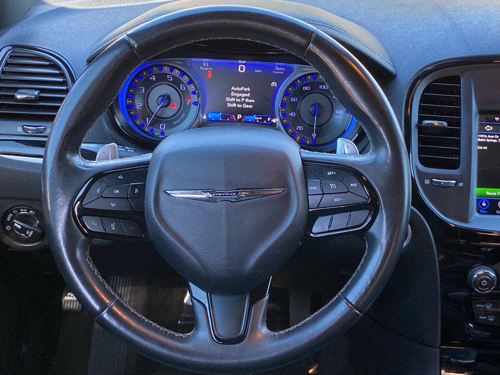 2018 Chrysler 300 Image 17
