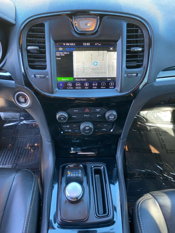 2018 Chrysler 300 Image 18