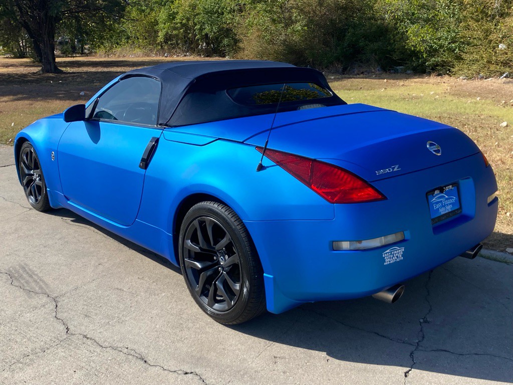 2005 Nissan 350Z Image 4