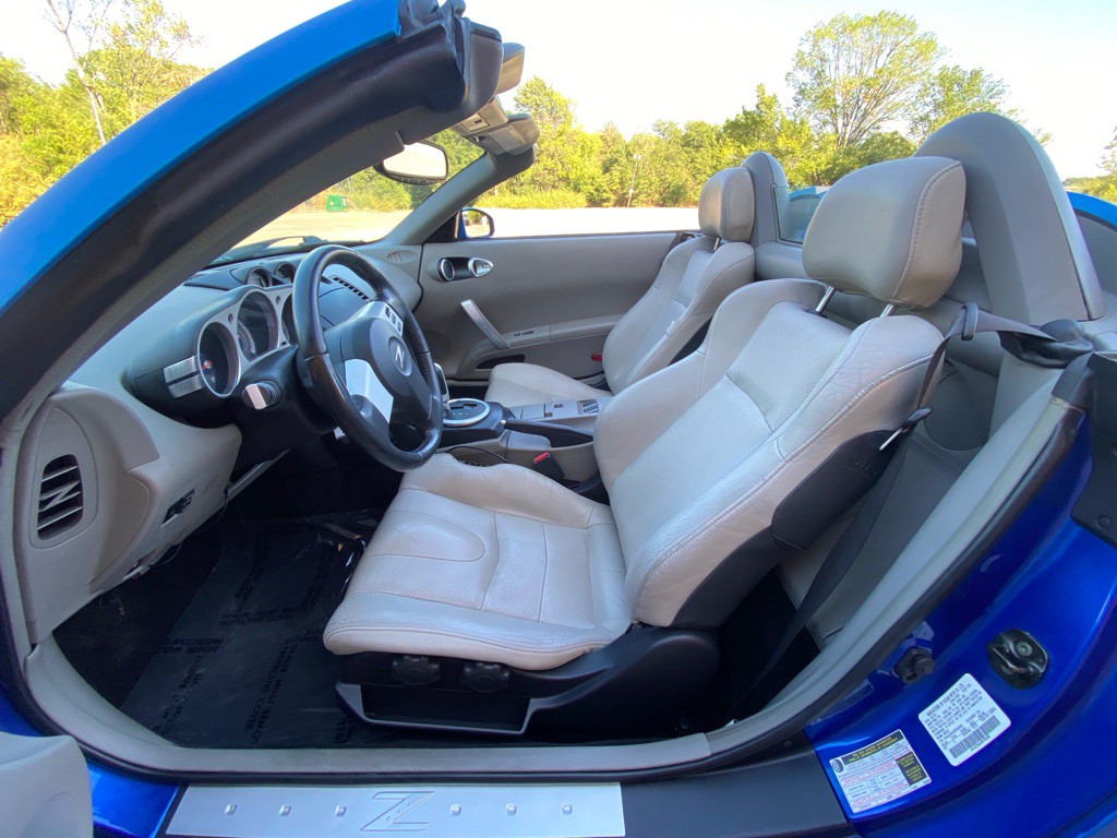 2005 Nissan 350Z Image 9