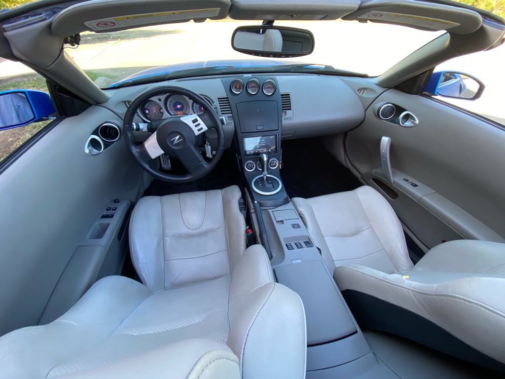2005 Nissan 350Z Image 10